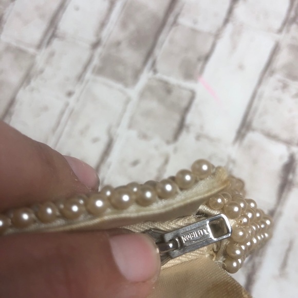 Vintage Pearl Clutch - Picture 8 of 8